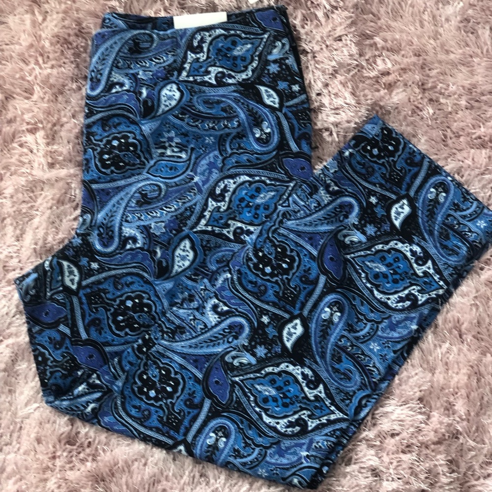 SOLD Ellen Tracy Slim Ankle Blue Paisley Print